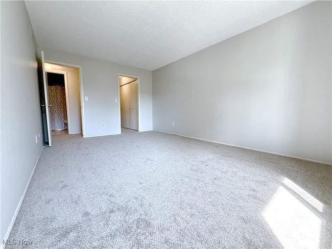 953 Hampton Ridge Dr, Condo with 2 bedrooms, 2 bathrooms and null parking in Akron OH | Image 22