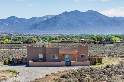 52 Cactus Flower Rd, Taos, NM, 87571 | Card Image