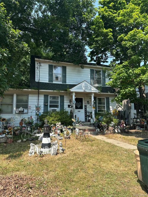 2 Willett Ave, Sayville, NY, 11782-2320 | Card Image