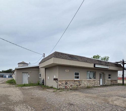 1930 S Cedar Avenue, Owatonna, MN, 55060 | Card Image
