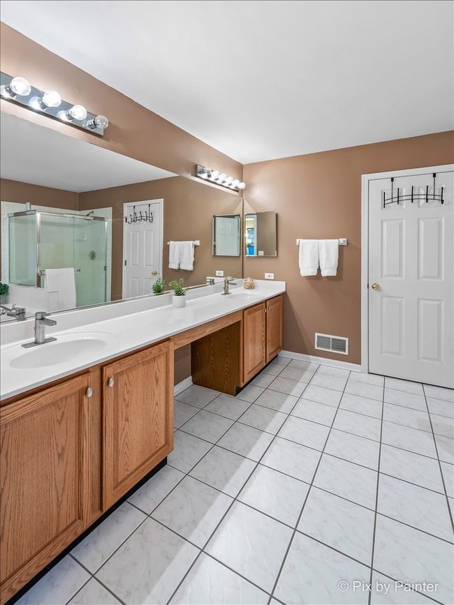 Double Vanity | Image 19