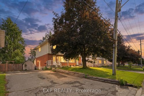 83 Oriole Parkway W, Woolwich, ON, N3B1C2 | Card Image