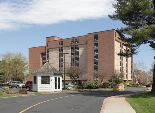170 Sisson Ave, Hartford, CT, 06105-4047 | Card Image