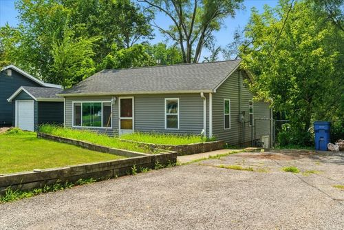 33070 N Ridge Rd, Grayslake, IL, 60030-2146 | Card Image