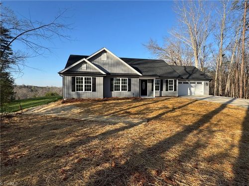 586 Culler Rd, Pinnacle, NC, 27043-9432 | Card Image