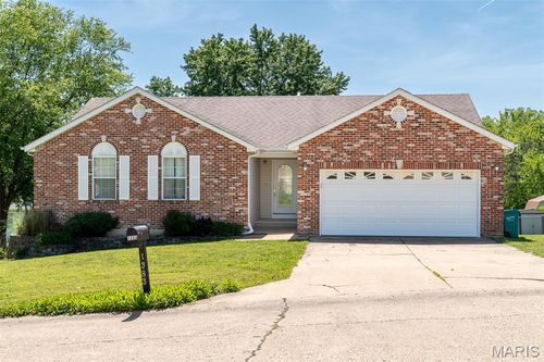 1383 Oakridge Estates Dr, Saint Clair, MO, 63077-2327 | Card Image