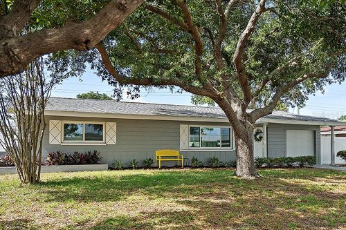 11720 80th Ave, SEMINOLE, FL, 33772-4040 | Card Image