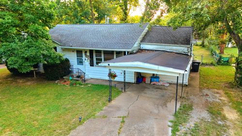 404 N Smith St, Carbondale, IL, 62901-1133 | Card Image