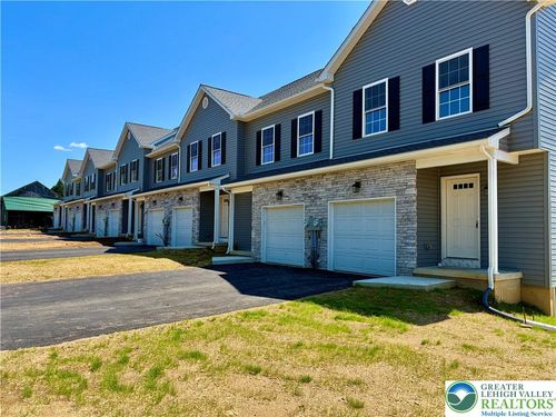 3876 E Grant St, Slatington, PA, 18080 | Card Image