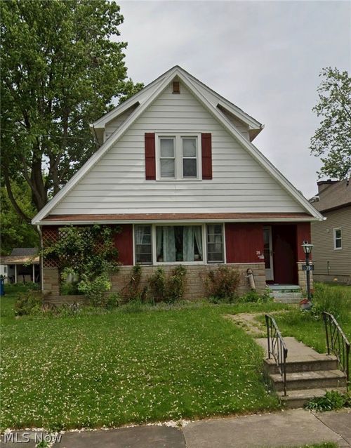 35 Washington Ave, Niles, OH, 44446-2433 | Card Image