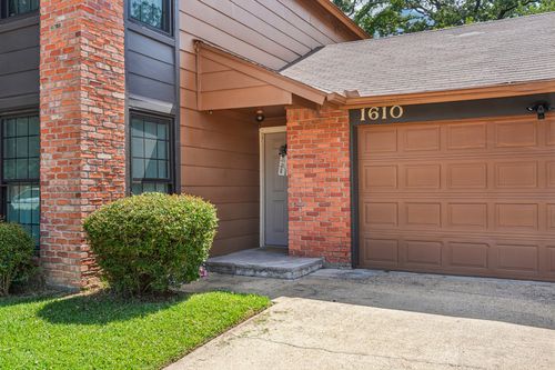 1610 Brentwood Dr, Irving, TX, 75061-2900 | Card Image