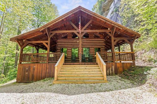 646 Right Fork Fixer Rd, Zoe, KY, 41397-8003 | Card Image