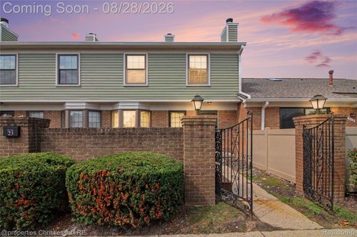 31117 Country Blf, Farmington Hills, MI, 48331-1009 | Card Image