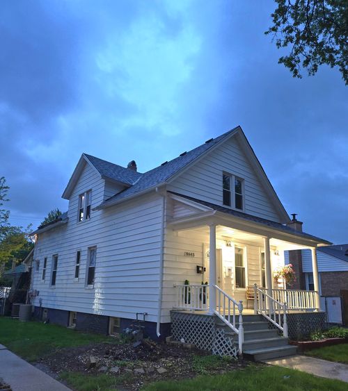 8643 Ferris Ave, Morton Grove, IL, 60053-2832 | Card Image