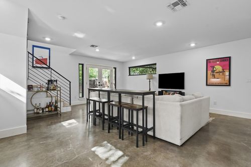 b-3206 Larry Ln, Austin, TX, 78722-1640 | Card Image