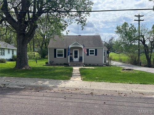 530 Hall St, Troy, MO, 63379-1768 | Card Image