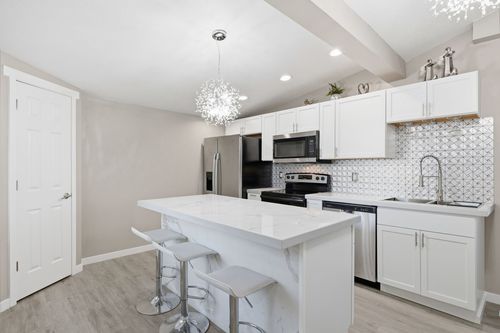 3126 Sw 12th Pl, Des Moines, IA, 50315-2207 | Card Image