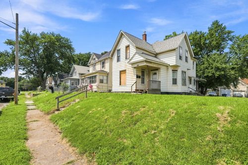 2014 Claussen St, Davenport, IA, 52802-1740 | Card Image