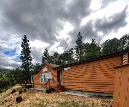 479 Wagon Trail Dr, Jacksonville, OR, 97530-9831 | Card Image