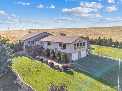 2 W Johnson Ln, Lind, WA, 99341-5501 | Card Image