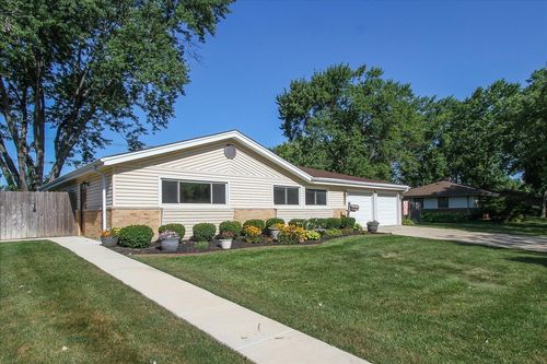 130 Westview St, Hoffman Estates, IL, 60169-3054 | Card Image