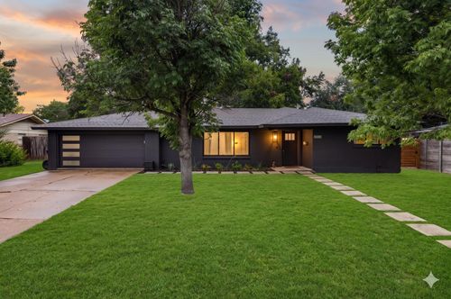 2902 Skylark Dr, Austin, TX, 78757-2033 | Card Image