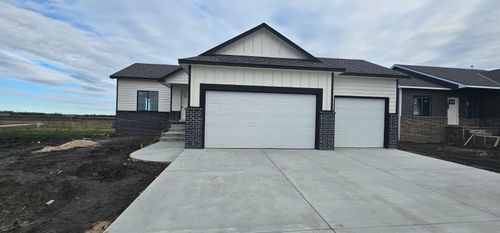 1510 E Midway Ct, Valley Center, KS, 67147-1133 | Card Image