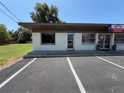 417 W Pearl St, Granbury, TX, 76048-2410 | Card Image