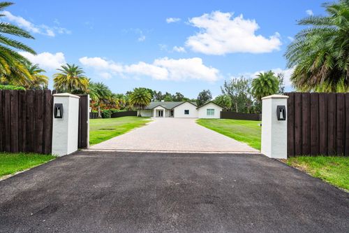 5700 Sw 196th Ln, Southwest Ranches, FL, 33332-1122 | Card Image