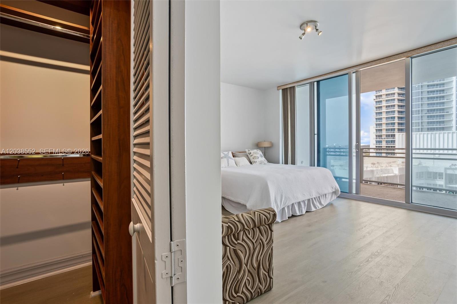 Residential Lease in Hollywood