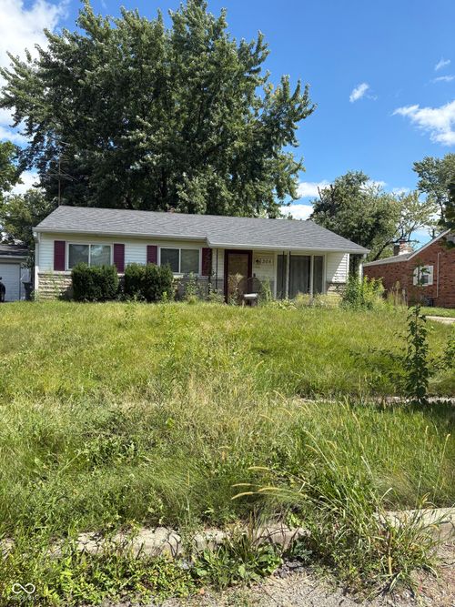 305 Kenmore Rd, Indianapolis, IN, 46219-7420 | Card Image