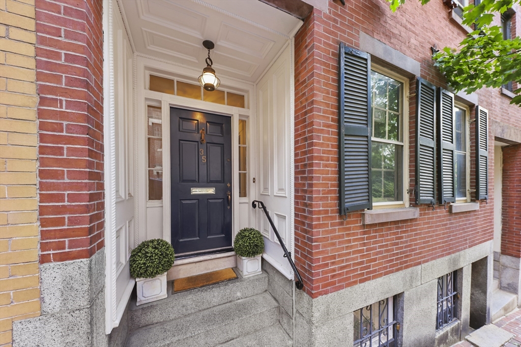 Russell St, Boston, MA 02114