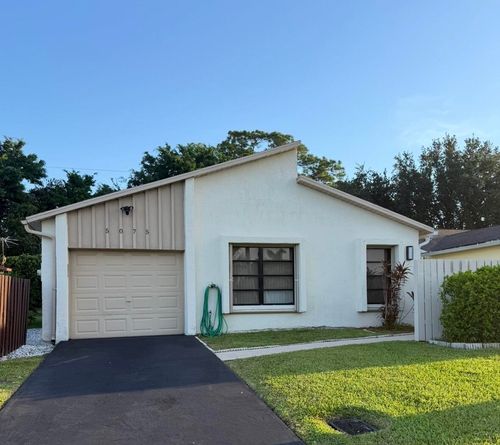 5075 Mirror Lakes Blvd, Boynton Beach, FL, 33472-1213 | Card Image