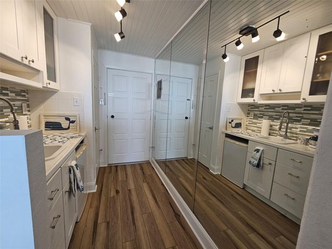 APT-804 - 415 E Beach Dr, Condo with 0 bedrooms, 1 bathrooms and null parking in Galveston TX | Image 22