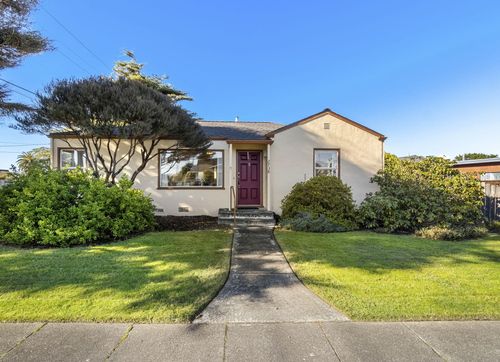 2738 A St, Eureka, CA, 95501-4006 | Card Image