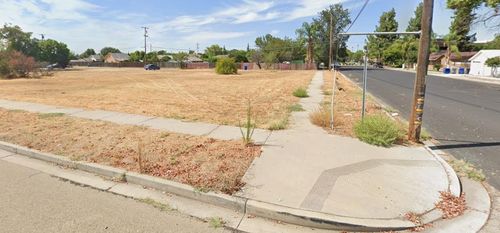 1411 J Street, Reedley, CA, 93654 | Card Image