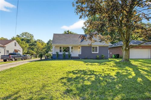 573 Trebisky Rd, Cleveland, OH, 44143-2829 | Card Image