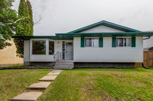 423 Queen Anne Way Se, Calgary, AB, T2J4R8 | Card Image