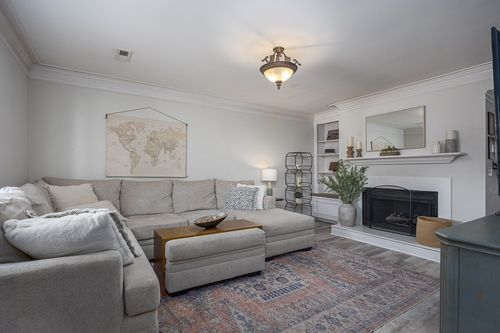 901 Brentwood Pt, Brentwood, TN, 37027-7990 | Card Image