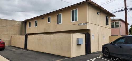 2668 Atlantic Ave, Long Beach, CA, 90806-2711 | Card Image