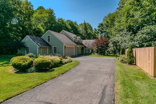 7806 Fairidge Rd, Kirtland, OH, 44094-9250 | Card Image