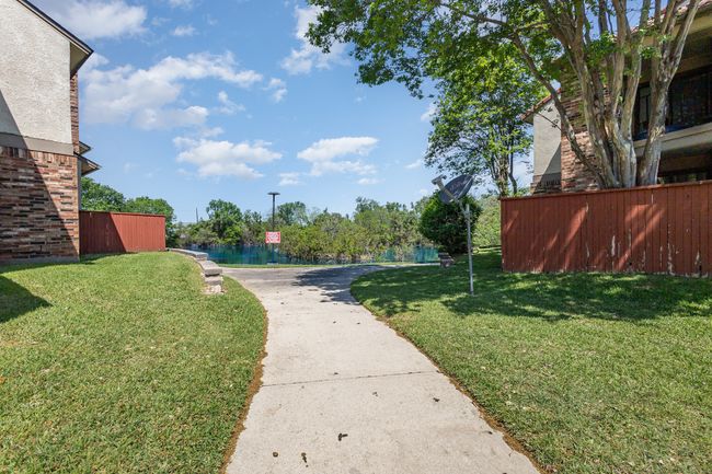 Walking trails and pet areas | Image 22