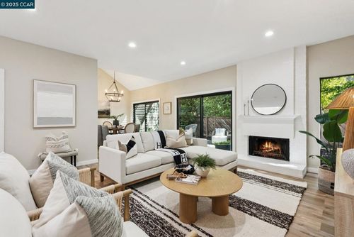 1943 Highridge Ct, Walnut Creek, CA, 94597-2932 | Card Image