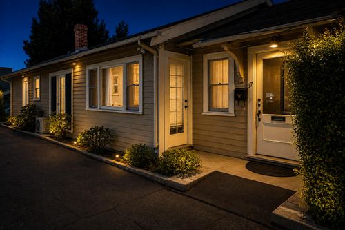 17 W Valerio St, SANTA BARBARA, CA, 93101-2523 | Card Image