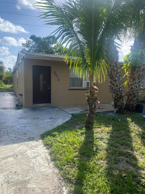 3610 Avenue F, Riviera Beach, FL, 33404-2232 | Card Image