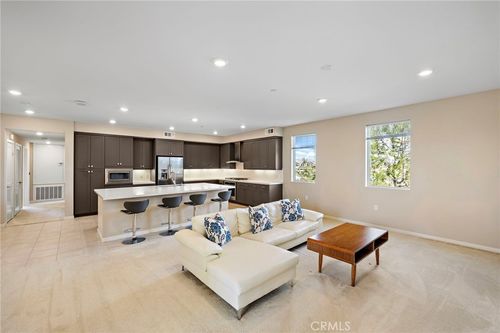 111 Bowery, Irvine, CA, 92612 | Card Image