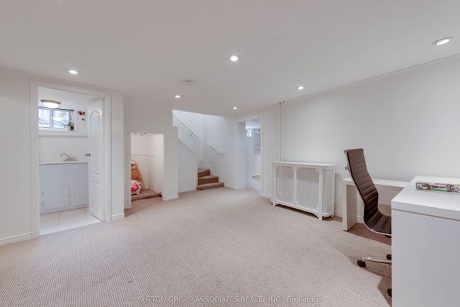 542 Atlas Ave, House other with 3 bedrooms, 2 bathrooms and 2 parking in York ON | Image 25