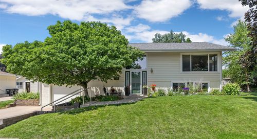 1950 Mcgowan Blvd, Marion, IA, 52302-2253 | Card Image