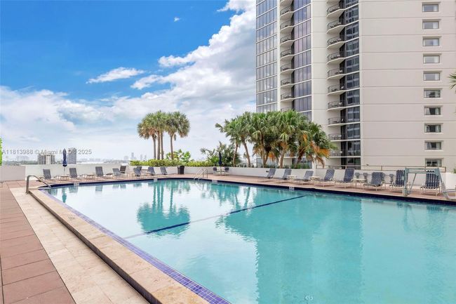 APT-3332 - 1717 N Bayshore Dr, Condo with 2 bedrooms, 2 bathrooms and null parking in Miami FL | Image 24