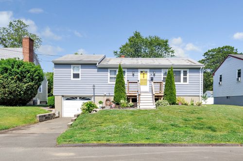 55 Osborne St, Stratford, CT, 06614-4326 | Card Image
